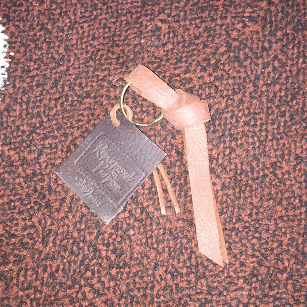 🎉Host Pick🎉 NWOT! 🌸5/$20 Unisex Leather Keychain Tassel!